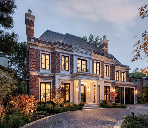 Georgian Style Exterior, Georgian House Landscaping, Georgian Style Mansion, Contemporary Georgian House, Luxury Brick Homes, Luxury Traditional Homes, Transitional Georgian, Georgian Style Homes Exterior, Modern Georgian Exterior