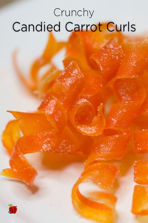 Carrot Crisps Recipe, Candied Vegetables, Candied Food, Garnishing Ideas Food, Carrot Gummies, Decorating Carrot Cake, Carrot Decorations Cake, Handmade Sweets, Carrot Cake Decorating Ideas Decorations