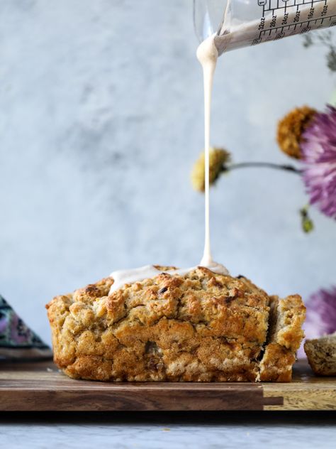 banana beer bread with brown butter glaze I howsweeteats.com Brown Butter Glaze, Banana Desserts, Beer Bread Mix, Bread Toppings, Beer Bread Recipe, Butter Glaze, Sweet Kitchen, Beer Cake, Tailgating Recipes