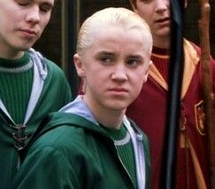 Draco Malfoy Draco Malfoy Memes, Draco Malfoy Now, Draco Malfoy Hot, Gryffindor Aesthetic, Lucius Malfoy, Tom Felton Draco Malfoy, Harry Potter And The Chamber Of Secrets, Harry Potter Scene, Emo Boy