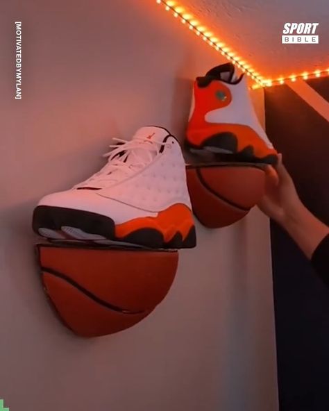 Upcycled Basketball Ideas, Basketball Themed Room Ideas, Nba Bedroom Ideas, Diy Basketball Decor, Sports Room Ideas, Sports Bedroom Ideas, Basketball Boys Room, Basketball Room Ideas, Nba Bedroom