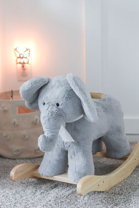 Nursery Ideas Grey, Elephant Rocker, Baby Nursery Ideas, Elephant Themed Nursery, Grey Baby Nursery, Ivf Baby, Baby Elefant, Star Mobile, Fantastic Baby