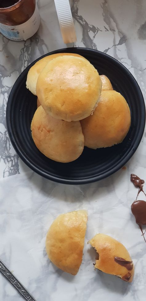 Easy Bun Recipe, Nutella Buns, Simple Buns, Sweet Bread Rolls, Nutella Spread, Sweet Buns, Easy Bun, Bread Ingredients, Bread Bun