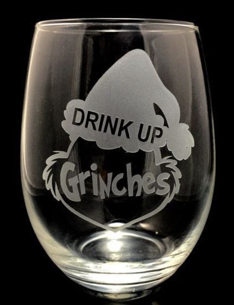 Etched Wine Glass Ideas, Glass Etching Ideas Homemade Gifts, Christmas Etched Glass Ideas, Etched Glass Ideas Christmas Gifts, Etched Wine Glass Ideas Cricut, Diy Christmas Gifts Cricut Glass Etching, Christmas Cricut Projects To Sell, Etching Glassware Diy Cricut, Glass Etching Diy