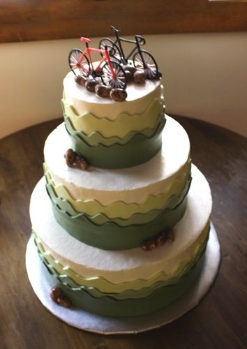 Groom cake Bicycle Wedding Cake, Cycling Cake, Bicycle Cake, Cycling Food, Bike Cakes, Bicycle Wedding, Novelty Cakes, Gorgeous Cakes, Occasion Cakes