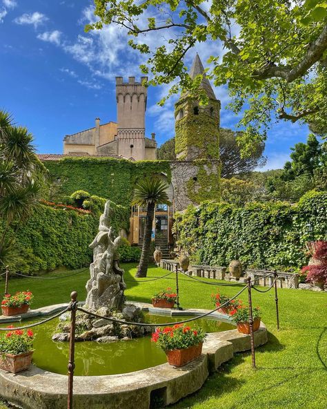 Villa Cimbrone on Instagram: ““A hidden gem in the heart of #AmalfiCoast #Ravello @villacimbrone “ ✨🇮🇹” Villa Cimbrone Ravello, Limoncello Spritz, Amalfi Coast Itinerary, Villa Cimbrone, Ravello Italy, Pompeii Ruins, Cool Restaurant, Cocktails Bar, Summer Afternoon