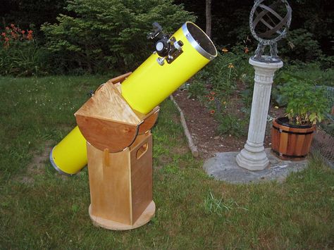 Our Dobsonian sits in the garden at dusk cooling down for the nights observing. The yellow Optical Tube Assembly is a 6-inch f/7.5 Newtonian. The plywood Dobsonian mount is simple to build and very functional. Dobsonian Telescope, Galactic Starveyors Vbs 2017, Telescope Pictures, Diy Telescope, Amateur Astronomy, Vacation Bible School, Space Telescope, Telescopes, To Infinity And Beyond