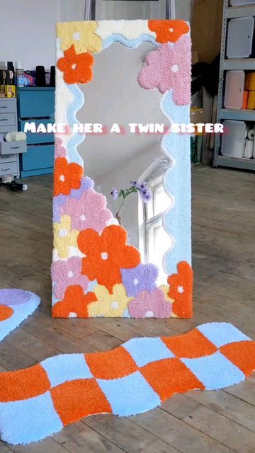 Tufted Mirror Diy, Tufting Ideas Mirror, Tufting Art Wall, Punch Needle Mirror Frame, Colorful Maximalism, Carpet Tufting, Tufted Mirror, Rug Mirror, Upcycle Mirror