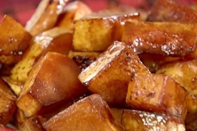 Balsamic Glazed Butternut Squash Glazed Butternut Squash, Butternut Squash Stew, Butternut Squash Recipes Roasted, Butternut Squash Recipe, Sandra Lee, Veggie Meals, Squash Recipe, Butternut Squash Recipes, Balsamic Glaze