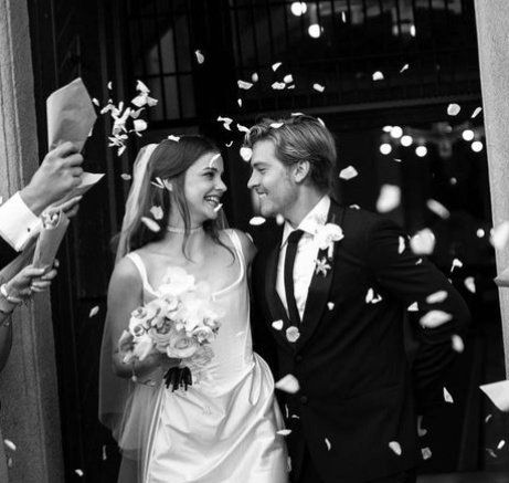 Dylan Sprouse Wedding, Barbara Palvin And Dylan Sprouse, Petal Toss, Fiji Wedding, Palvin Barbara, White Wedding Gowns, Dylan Sprouse, Intimate Ceremony, Bride Photography