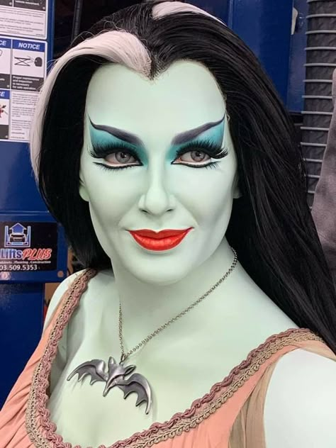 Lillian Munster Costume, Munsters Halloween Costume, Lilly Munster Costume, Herman Munster Makeup, Herman And Lily Munster Costumes, Munsters Costumes, Lilly Munster Makeup, The Munsters Costumes, Lilly Munster