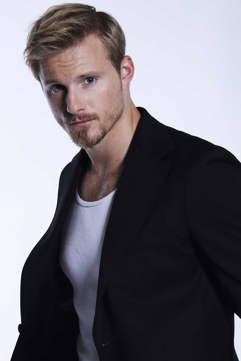 Hunger Games Clato, Jaehaerys And Alysanne, Alexander Ludwig Vikings, Vikings Actors, 2025 Books, Bad Boys For Life, Facial Structure, Alexander Ludwig, Summer Story