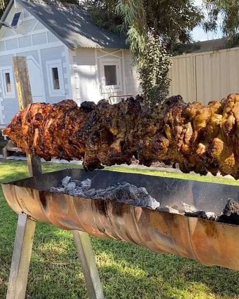 Lamb On The Spit, Lamb Spit, On The Go Food, Go Food, Video Food, Food Video, Vegetarian Keto, Christmas Menu, Dessert Pictures