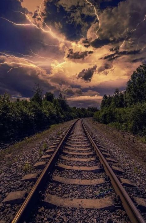 Train Tracks Photography, Clock Tattoos, Track Pictures, Scenic Railroads, Railroad Photography, Lionel Trains, Old Trains, Dslr Background Images, Picsart Background