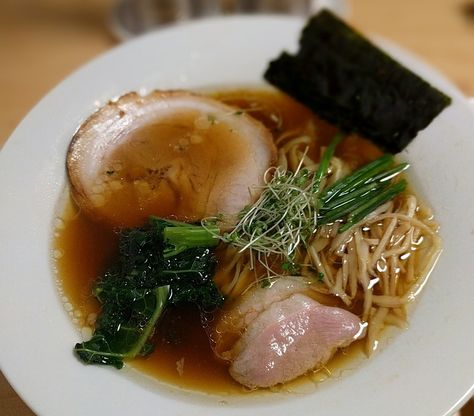 Soy Sauce Ramen, Bowl Of Noodles, Ramen Broth, Shoyu Ramen, Best Ramen, Bowl Of Ramen, Ramen Recipe, Homemade Ramen, Stop And Smell The Roses