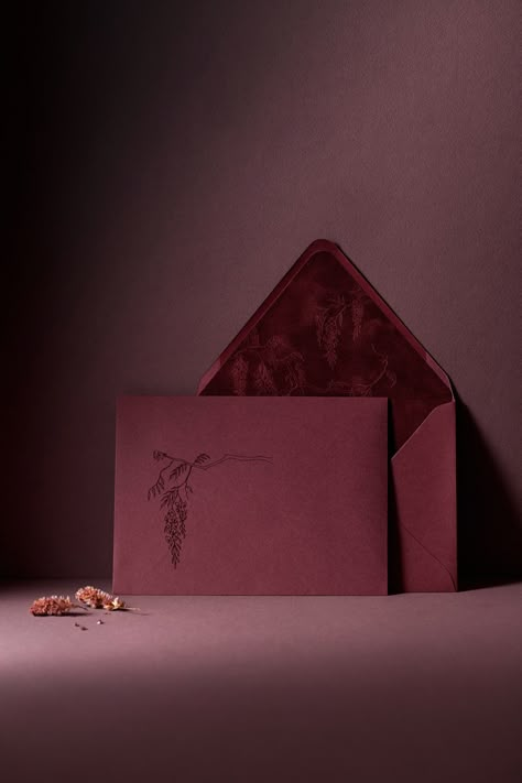 Monochromatic wedding invitations in burgundy Burgundy Envelopes Wedding Invitations, Wedding Invitations Velvet, Burgundy Wedding Aesthetic, Invitation Card Design Red, Burgundy Invitations Wedding, Invite Graphic Design, Deep Burgundy Wedding, Aesthetic Invitation Card, Burgundy Packaging