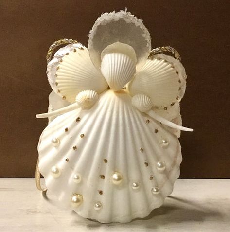 Seashell Angels Diy, Seashell Angels, Seashell People, Shell Angels, Scallop Shell Craft, Seaside Christmas, Wing Angel, Sea Things, Seashell Christmas Ornaments