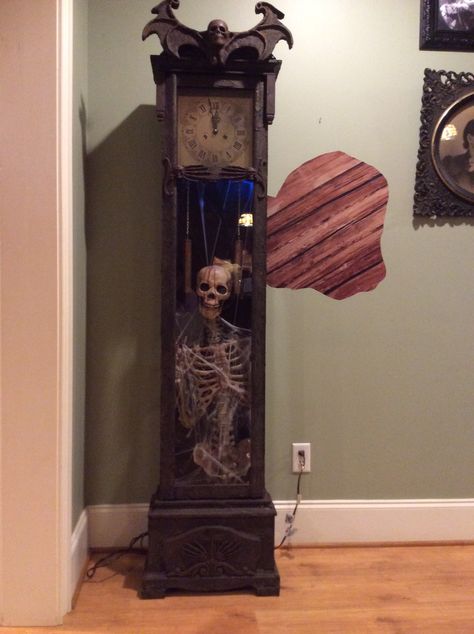 Haunted Grandfather Clock, Halloween Clock Decorations, Spooky Grandfather Clock, Gothic Grandfather Clock, Halloween Grandfather Clock Diy, Halloween Grandfather Clock, Creepy Clock, Decorating Ideas For Halloween, Unique Decorating Ideas