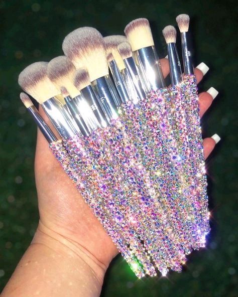 Bling Makeup, Crystal Makeup, Makeup Brush Sets, Makeup Brush Organization, Beauty Brushes, Unique Makeup, Brush Sets, Trendy Makeup, Snow Angels