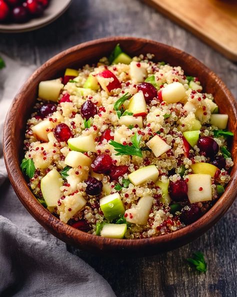 Cranberry Apple Quinoa Salad - miacookery.com Christmas Quinoa Salad Recipes, Cranberry Apple Quinoa Salad, Warm Quinoa Bowl, Christmas Quinoa Salad, Quinoa Apple Salad, Quinoa Salad Recipes Cold, Apple Quinoa Salad, Cranberry Quinoa, Apple Quinoa