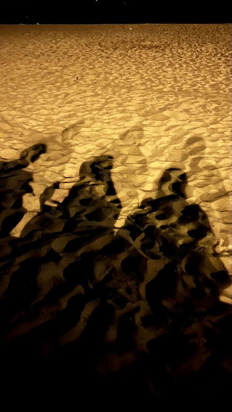 Late Night Beach Pictures, Pablo Escobar Poster, Couple At The Beach Aesthetic Night, Late Night Beach, Night Time Beach Aesthetic, Beach Late Night Aesthetic, Nighttime Beach Aesthetic, Beach Date, Beach Night