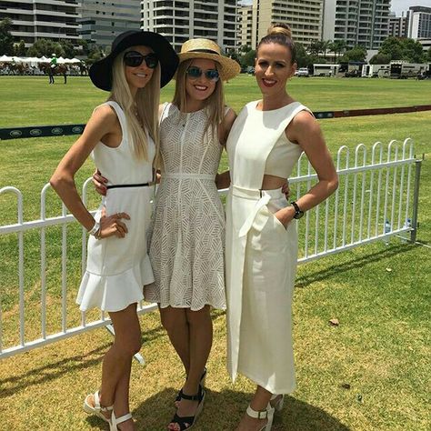 Great day out at the Polo #whattoweartothepolo #polointhecity Polo Day Outfits For Women, Outfits For Polo Event, Polo Game Outfits For Women, Polo Event Outfits For Women, Polo Match Outfits For Women, East Coast Prep Style, Polo Match Outfit, Tournament Outfit, Polo Outfits For Women