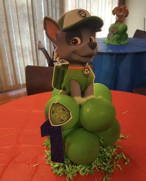 Paw Patrol Table Centerpieces, Paw Patrol Dessert Table, Paw Patrol Centerpiece Ideas, Paw Patrol Treats, Paw Patrol Centerpiece, Third Birthday Boys, Monster Jam Birthday Party, Paw Patrol Balloons, First Birthday Centerpieces