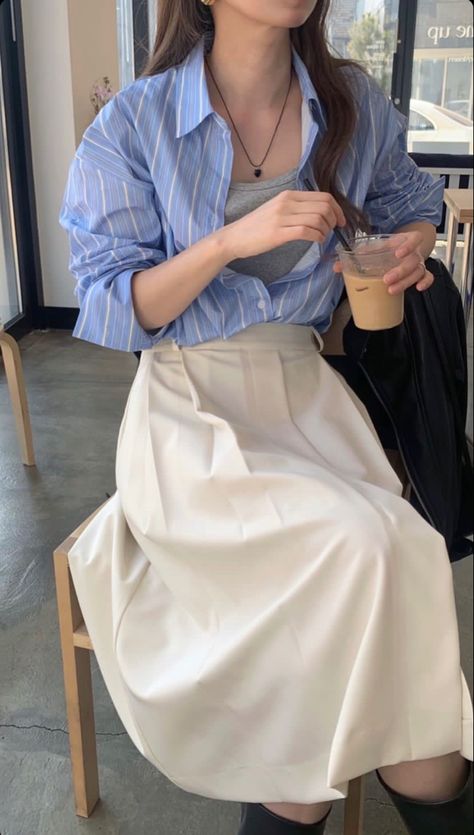 Japan Ootd Spring, Korean Modest Outfits, Fashion In Korea, Spring Outfits Korea, Outfits 40s, Korean Spring Outfits, 2023 Spring Outfits, Normcore Outfits, Galaxy Stuff