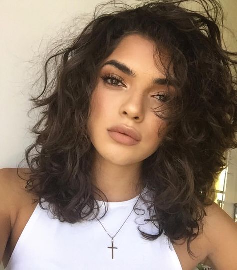 See this Instagram photo by @valerie_star • 958 likes Scene Hair, Short Haircut, Curly Hair Cuts, Medium Hair Cuts, Short Curly Hair, Grunge Hair, Long Curly Hair, Long Curly, Curly Hair Styles Naturally