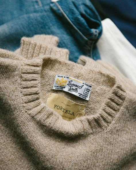 Fortela Fatto a Mano on Instagram: “The Shetland sweaters Tubolar, made in Shetland, island of Scotland on fortela.it / @fortela_” Shetland Sweater, Buy Outfits, Driver Shoes, Mens Smart Casual Outfits, Wonder Egg, Smart Casual Men, Dream Aesthetic, Op Shop, Shetland Wool