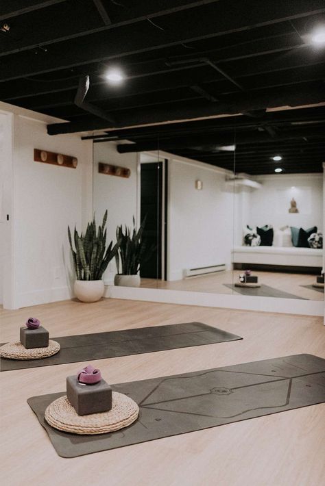 Example of a transitional home yoga studio design in Cleveland Home Yoga Studio Design, Yoga Home Studio, Home Pilates Studio, Home Yoga Studio, Yoga Sanctuary, Yoga Studio Design, Healing Room, Transitional Home, Wellness Studio