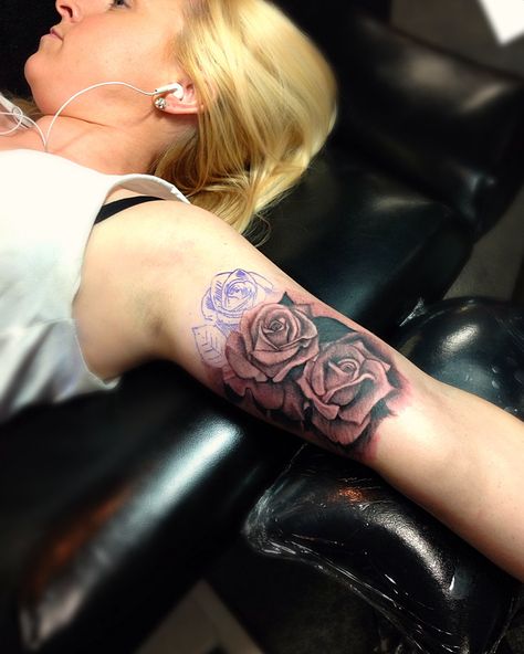 Roses in inner arm Inner Arm Tattoo Cover Up, Inner Arm Rose Tattoos For Women, Inside Bicep Tattoo Women, Misty Tattoo, Rose Tattoo Cover Up, Bicep Tattoo Women, Money Rose Tattoo, Arm Cover Up Tattoos, Cover Up Tattoos For Women