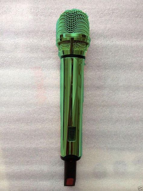 Green Microphone, Music Mic, Kpop Shifting, Group Names Ideas, News Microphone, Ear Monitors, Famous Lifestyle, Music Supplies, Live Songs