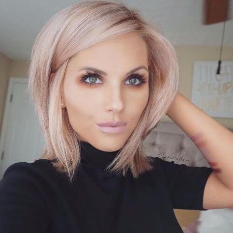 cropped bob strawberry blonde rose blonde Gold Hair Colors, Hair 2018, Hair Styles 2017, Penteado Cabelo Curto, Rose Gold Hair, Long Bob, Gold Hair, Grunge Hair, A Mirror