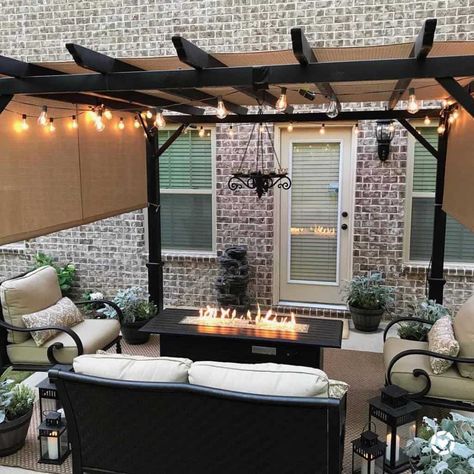 Small Patio Ideas Townhouse, Patio Ideas Townhouse, Small Patio Ideas, Small Patio Spaces, Small Patio Design, Small Outdoor Patios, Patio Enclosures, Small Deck Decorating Ideas, Cozy Patio