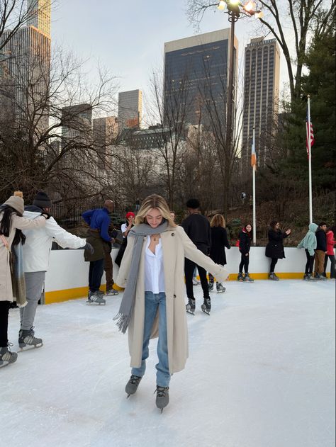 #iceskating #winteroutfit #nyc #centralpark Ice Skating Nyc Outfit, Nyc Winter Outfits Ice Skating, Ice Skating Rockefeller Center Outfit, Nyc Ice Skating Outfit, Ice Skating Rink Outfit, Ice Rink Outfit, Ice Skating Photo Ideas, Nyc Ice Skating, Ice Skating Nyc