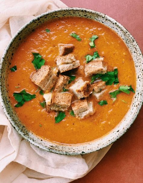 Roasted Tomato Jalapeño Soup - Melissa's Healthy Kitchen Jalapeño Soup, Grilled Cheese Croutons, Easy And Healthy Recipes, Making Grilled Cheese, Jalapeno Cheese, Tomato Vegetable, Roasted Tomato, Nourish Your Body, Vegetarian Soup