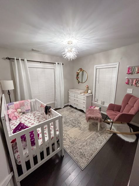 Nursery Guest Room Combo, Baby Girl Room Ideas, Luxury Baby Nursery, Girl Room Ideas, Luxury Baby Room, Nursery Guest Room, Baby Nursery Closet, Cozy Baby Room, Girl Apartment Decor