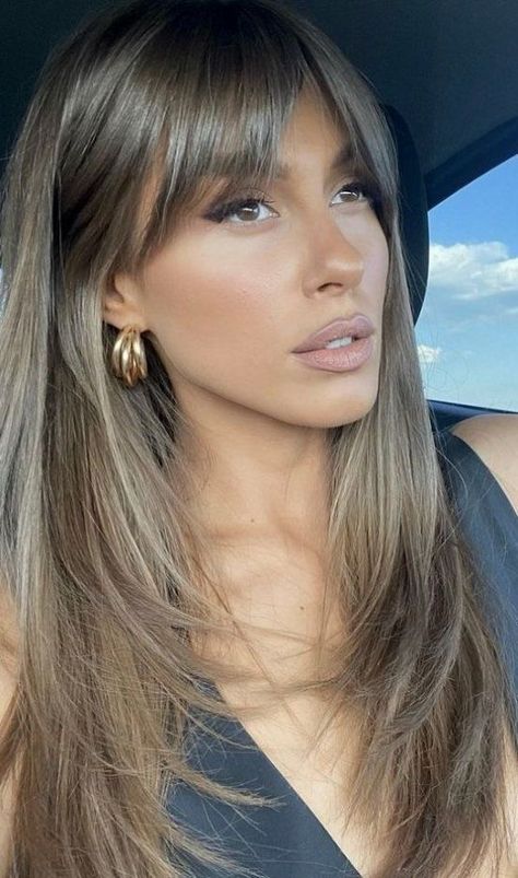 Bronde Balayage With Bangs, Long Layered Hair With Curtain Bangs, Fringe Curtain Bangs, Bangs Inspo, Rambut Brunette, 90s Hair, Stylish Hairstyles, Brunette Hair With Highlights, Hairstyles For Layered Hair