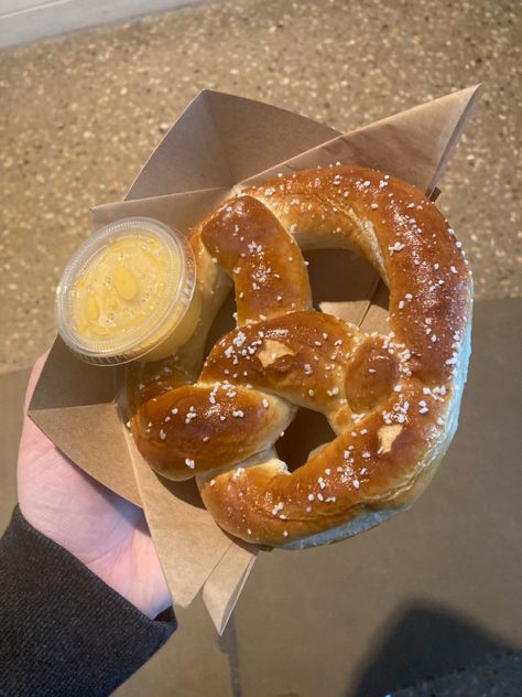 Soft Pretzels Aesthetic, Soft Pretzel Aesthetic, Pretzel Aesthetic, Pretzel With Cheese, Big Pretzel, Pretzels And Cheese, Cheese Pretzels, Giant Pretzel, Pretzel Cheese