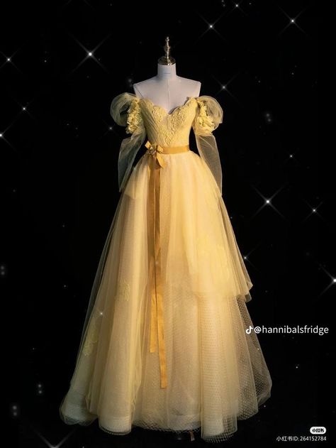 Ball Dress Aesthetic, Yellow Princess Dress, Ball Gowns Fantasy, Royalty Dress, Girls Long Dresses, Royal Dresses, Prom Dress Inspiration, Pretty Prom Dresses, Fairytale Dress