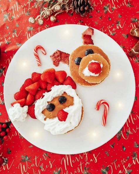 Breakfast From The North Pole, Christmas Themed Toddler Food, Reindeer Pancakes Bacon, Santa Set Up Christmas Morning, Northpole Breakfast Ideas, Santa Breakfast Ideas For Kids, Toddler Christmas Breakfast Ideas, Elf North Pole Breakfast, Kids Christmas Breakfast Ideas