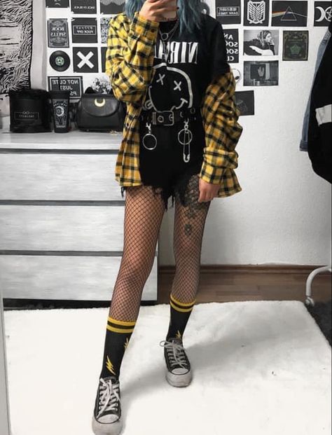 yellow and black grunge outfit, with band t-shirt, fishnets, and chains. Egirl Fashion, E Girl Outfits, Alt Outfits, Aesthetic Grunge Outfit, Tomboy Style Outfits, Fishnet Stockings, Kris Jenner, Swaggy Outfits, Mode Inspo