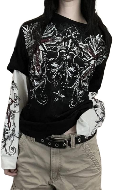 Gothic Tops Women, Dark Academia Aesthetic Clothes, Grunge Shirts, Styl Grunge, Crop Top Design, Grunge Clothes, E Girl Aesthetic, Gothic Tops, Print Butterfly