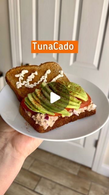 Tunacado Sandwich, Tuna Avocado Sandwich, Avocado Sandwich Recipes, Tuna Sandwich Recipes, Tuna Avocado, Avocado Sandwich, Food Motivation, Tuna Sandwich, Avocado Slices