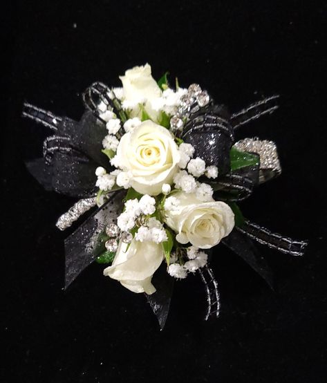 Prom Corsage Ideas, Corsage Flowers, Corsage Ideas, Prom Corsages, White Spray Roses, Prom Corsage, Corsage And Boutonniere, Prom 2024, Corsage Prom