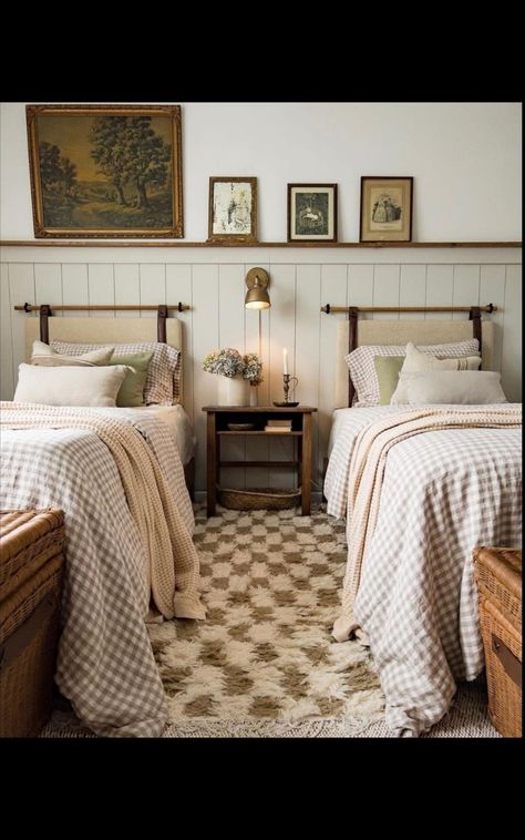 Cottagecore Bedrooms, Twin Beds Guest Room, Cottagecore Bedroom Ideas, Twin Beds, Casa Vintage, Twin Bedroom, Cottage Bedroom, Big Boy Room, Guest Bedrooms