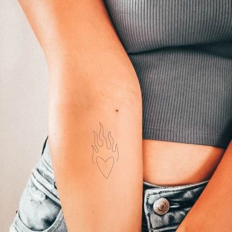 Throne Of Glass Fireheart Tattoo, Throne Of Glass Tattoo Fireheart, Fireheart Tog Tattoo, Fireheart Tattoo, Tog Tattoo, Throne Of Glass Tattoo, Book Inspired Tattoos, Sticker Sleeve, Fantasy Tattoo