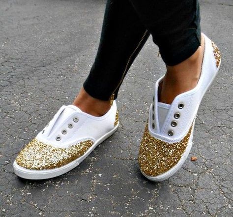 Latest Fashion Trends, Bridal Fashion | Threads – Werindia – Threads – WeRIndia Sneaker Diy, Diy Glitter Shoes, Diy Sneakers, Diy Vetement, Glitter Sneakers, Diy Basket, Glitter Diy, Glitter Shoes, Diy Shoes