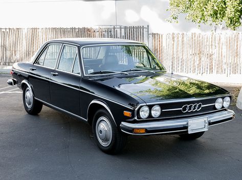 A 1974 Audi 100 LS is very good condition is getting auctioned off. Audi 100 Coupe S Gt 1972, Old Audi, Classic Audi, Audi Motorsport, Motorcycle Humor, Old Mercedes, Black Audi, Audi 100, Vintage Planes